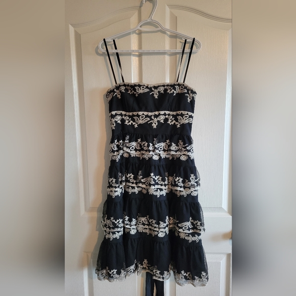 BCBG - Picture 2 of 4